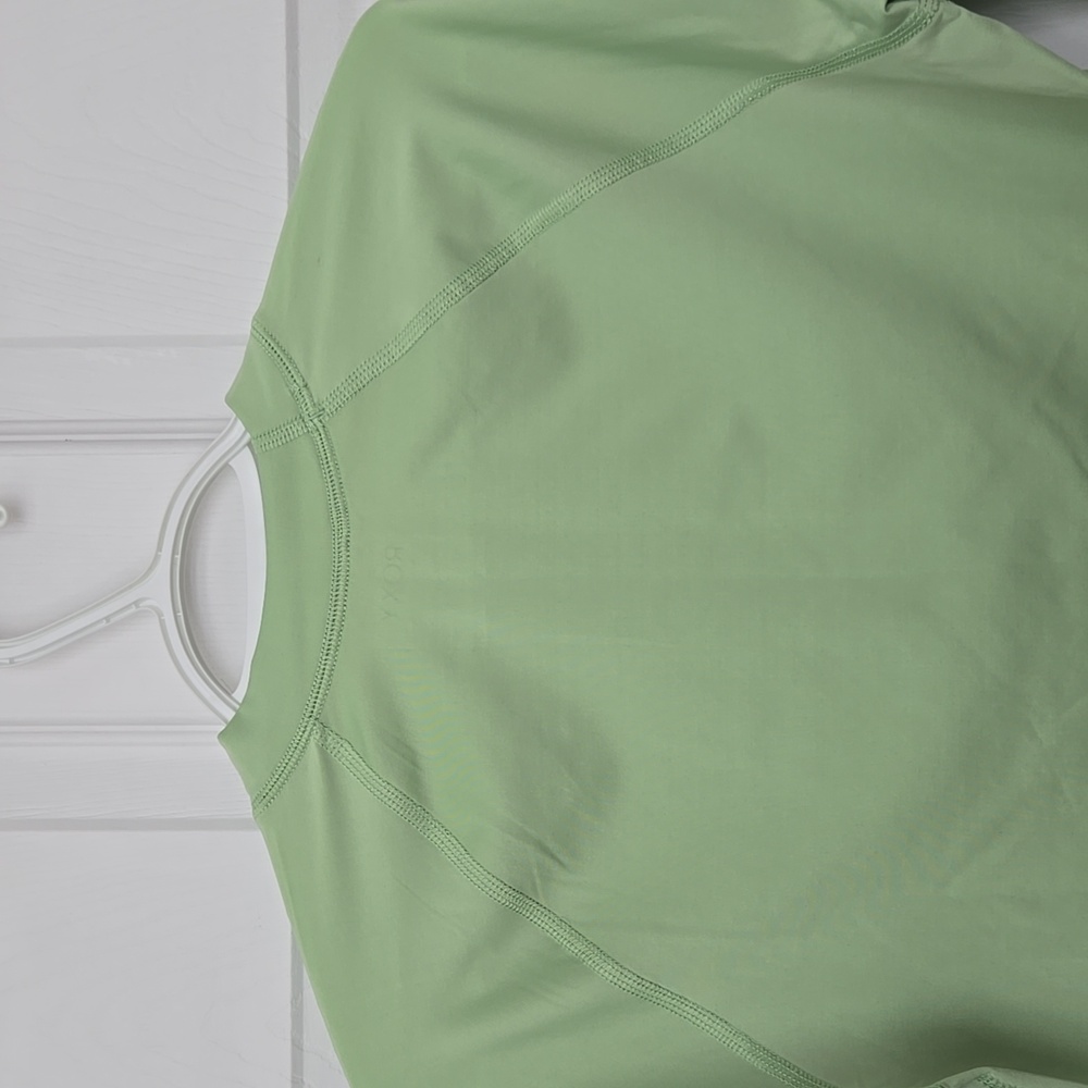 Roxy Rash Guard - Picture 7 of 8